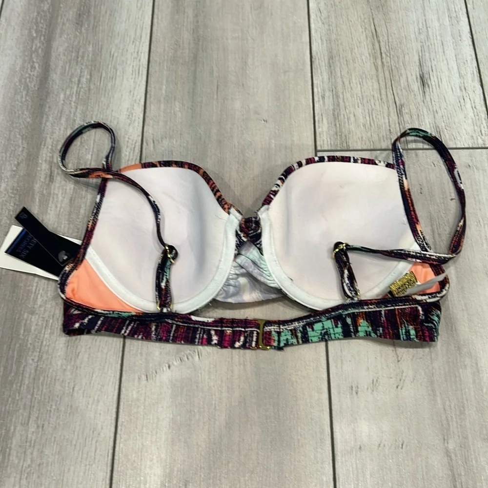 Ninetysix Degrees swim bikini top size small